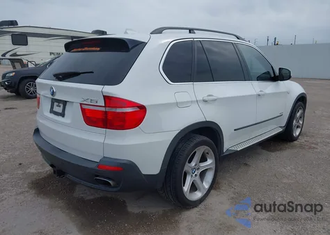 2010 BMW X5 xDrive48I z USA, uszkodzony, nr VIN 5UXFE8C59AL310471